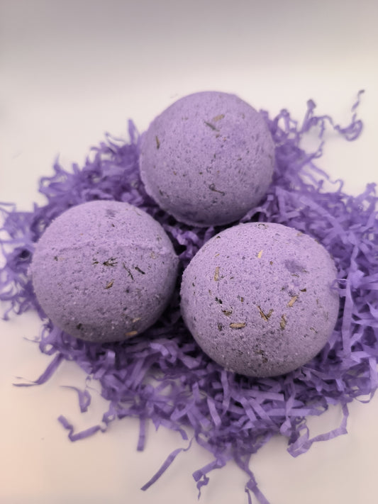 Lavender dream bath bomb