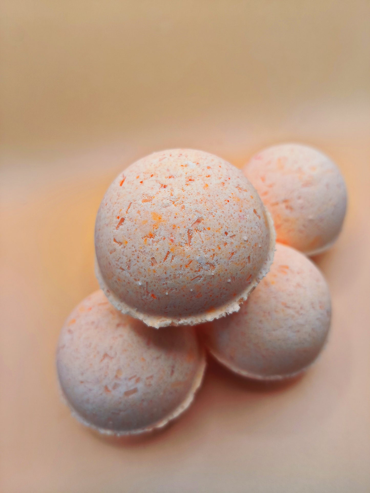 Natural bath bomb- Clementine &Papaya