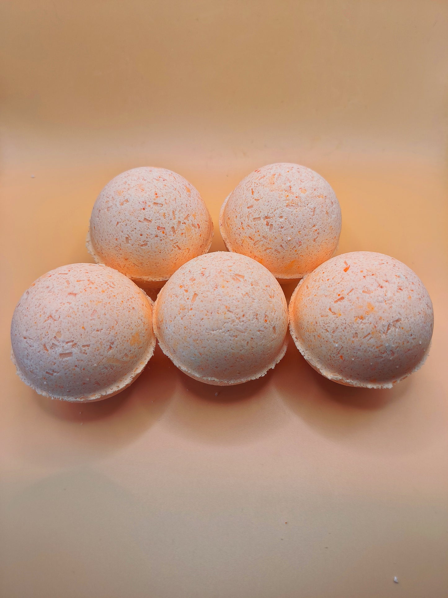 Natural bath bomb- Clementine &Papaya