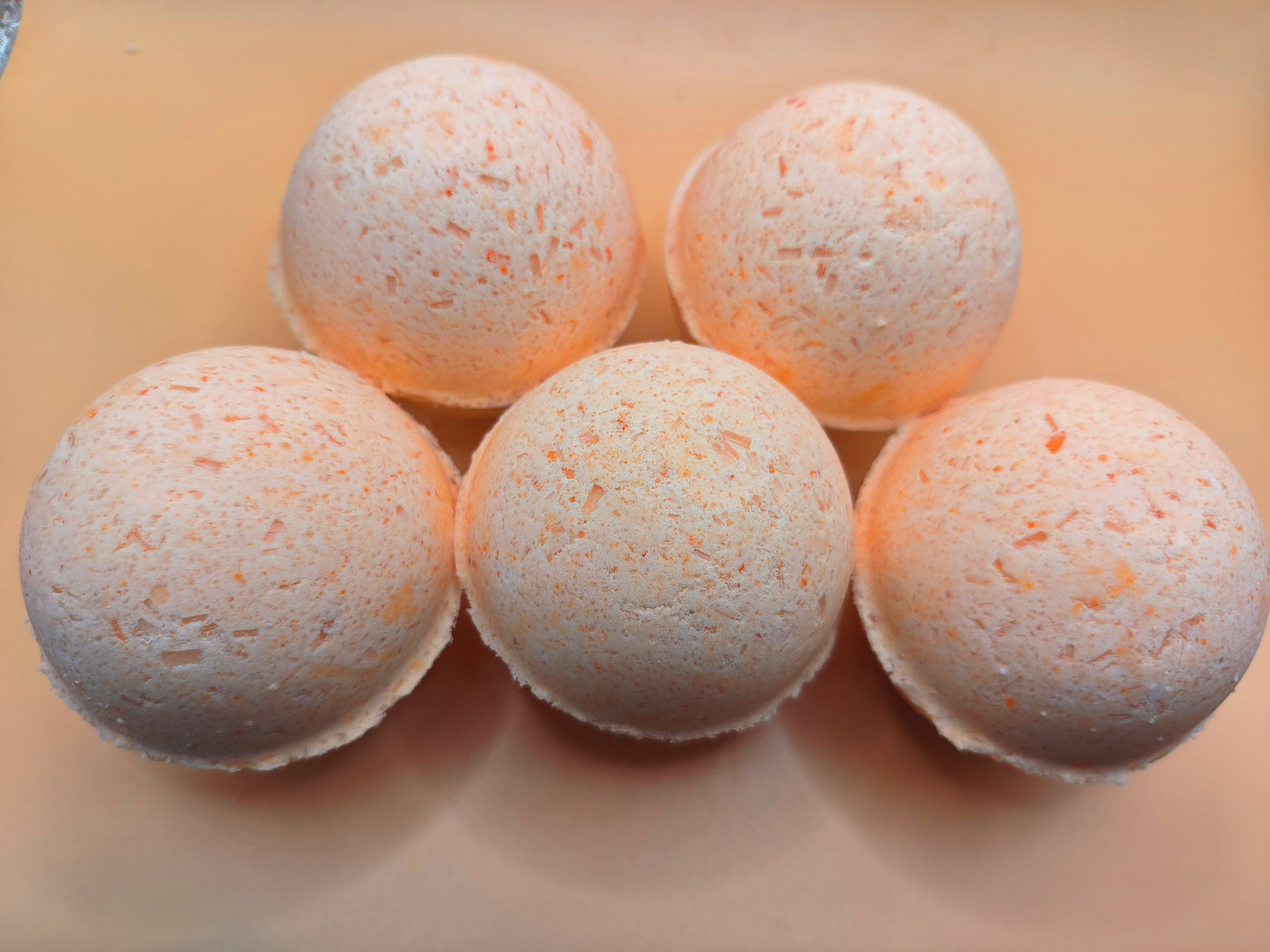Natural bath bomb- Clementine &Papaya